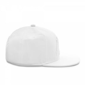Boné Branco Snapback "Pussy"