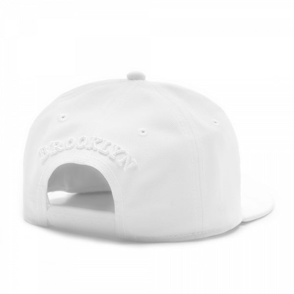 Boné Branco Snapback "Pussy"