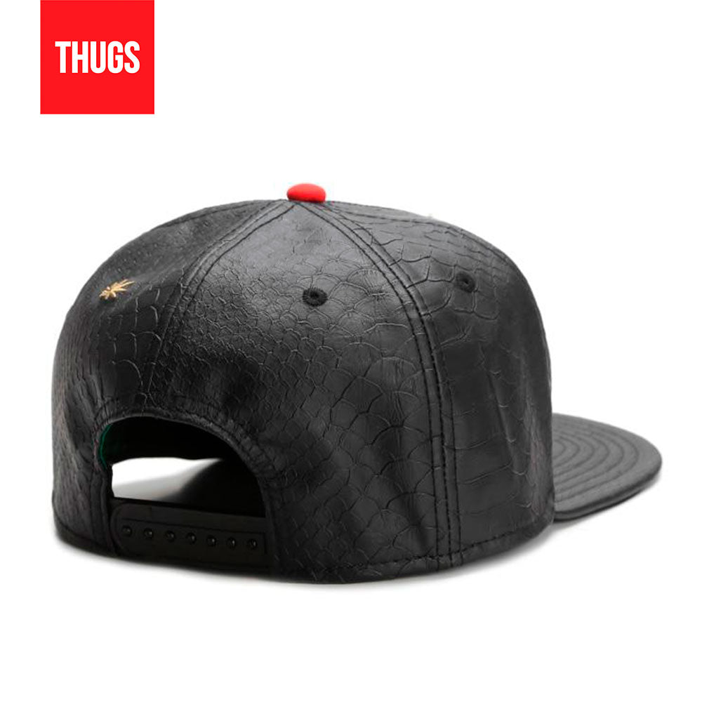 Boné Snapback "SMOKING" Preto em Couro