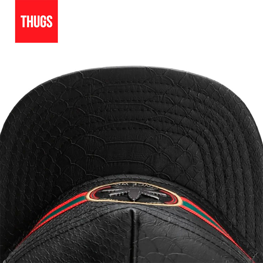 Boné Snapback "SMOKING" Preto em Couro